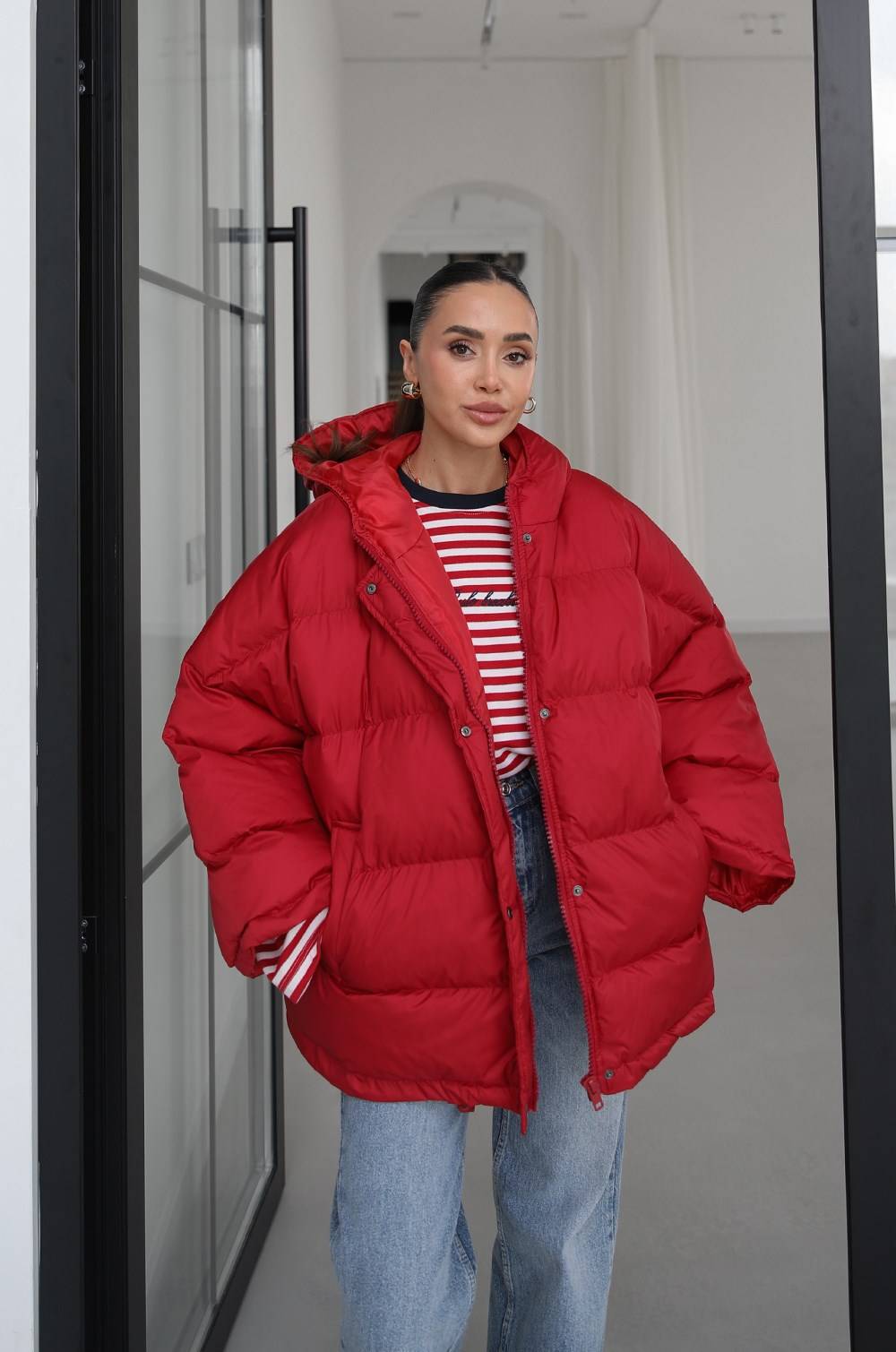 Red Hooded Puffer Mont — photograph 2