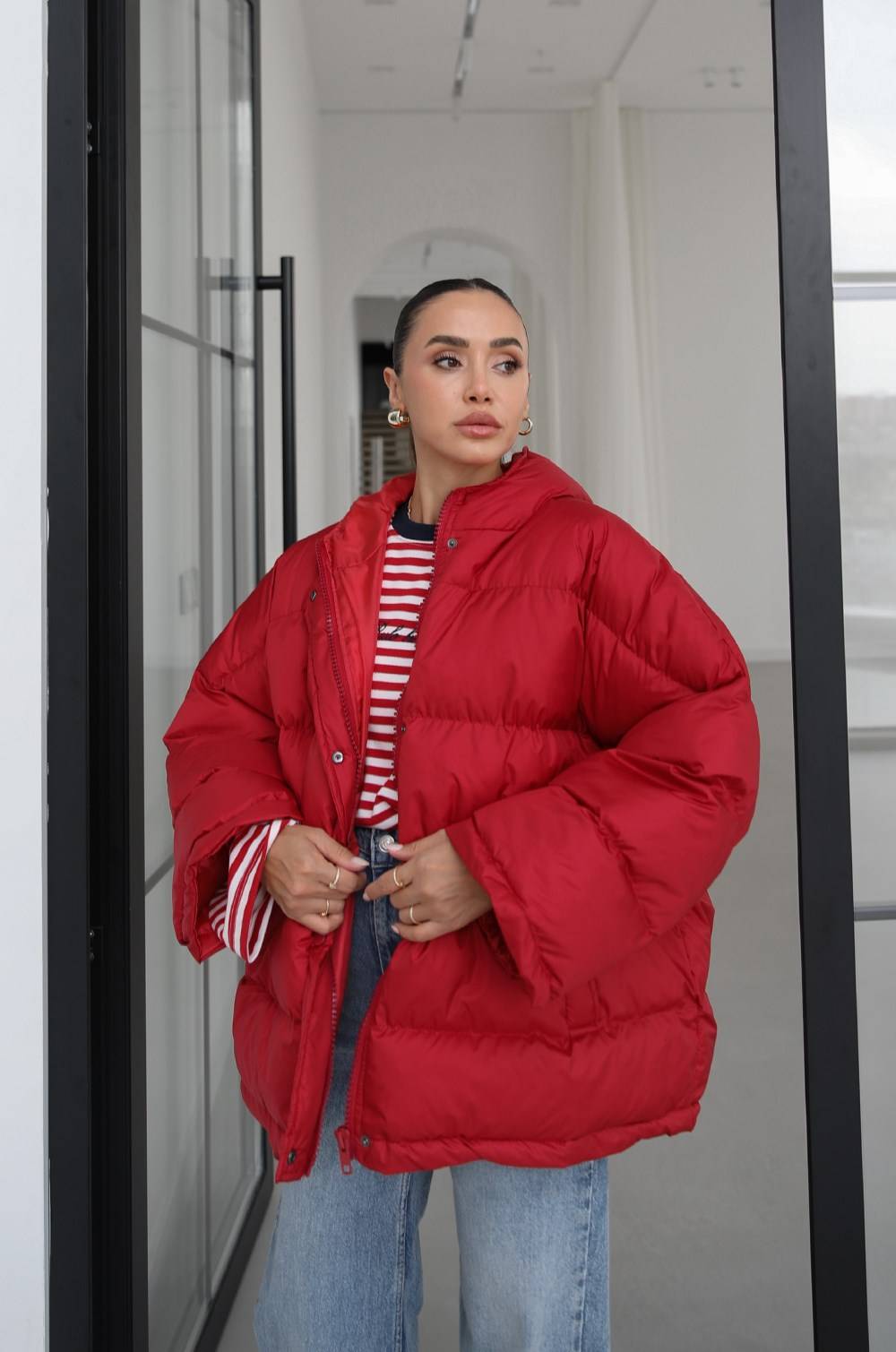 Red Hooded Puffer Mont — photograph 4