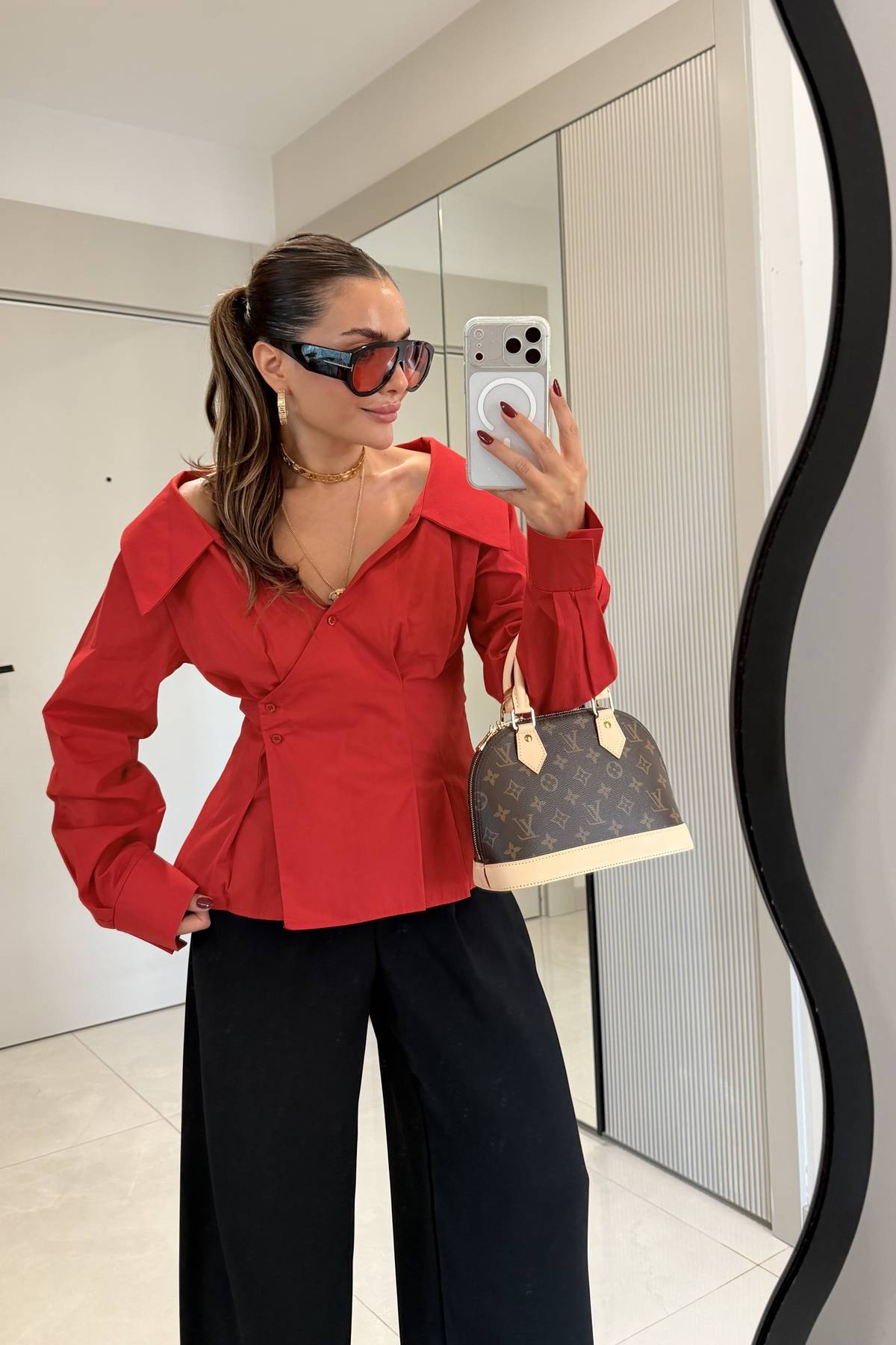 Gianna Fitted Waist Madonna Shirt