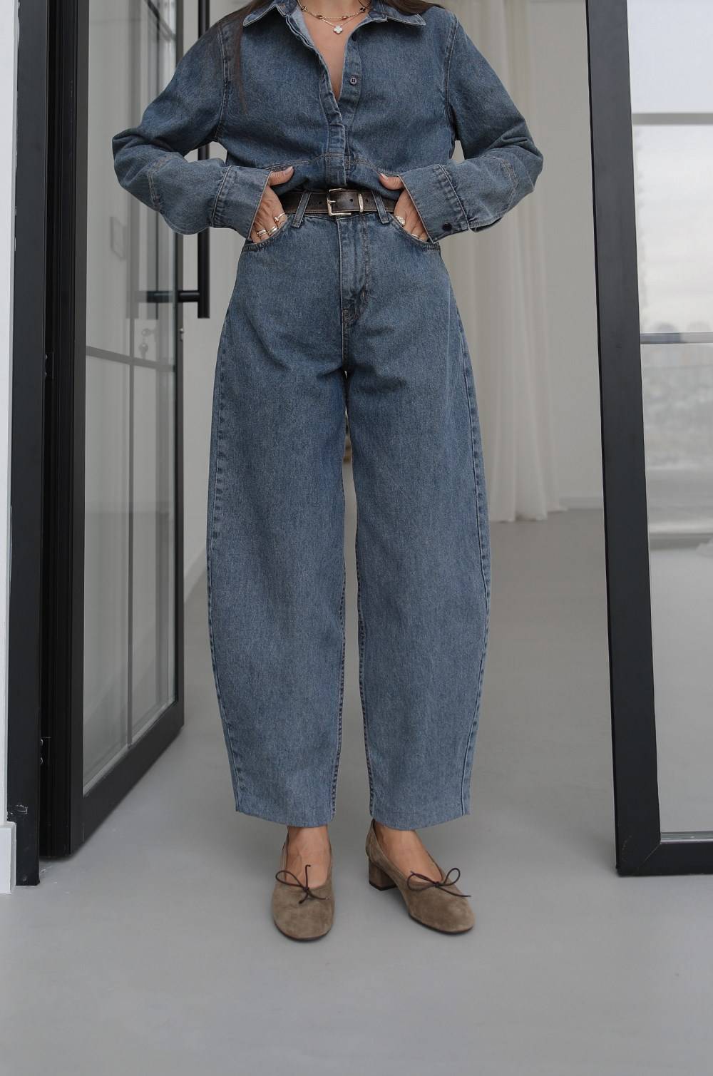 Tapered Fit Jeans — photograph 4
