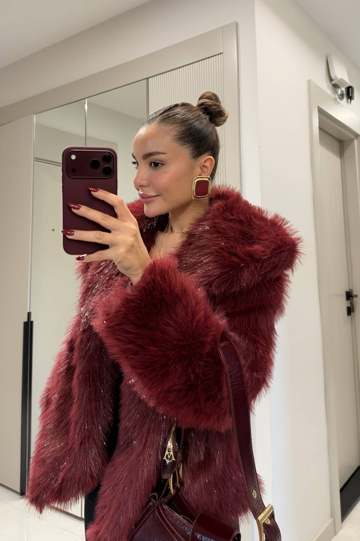 Jamaika Wide Collar Glitter Fur Jacket — photograph 3